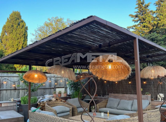 Pergola sur-mesure en acier à St TROPEZ (83)